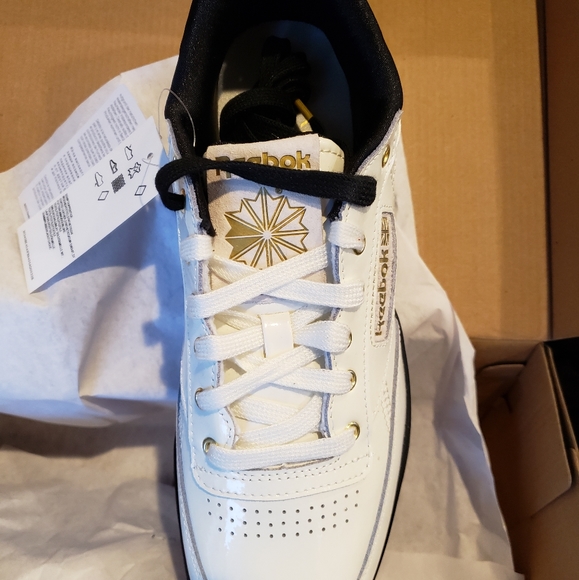 Meet your Posher, Gloria - Picture 2 of 2